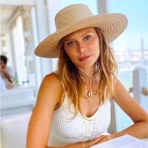 Janessa Leone Elsa Straw Wide Brim Hat size medium